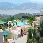 Lakeside Garden Hotel *