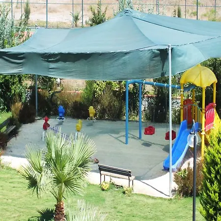 Lakeside Garden *