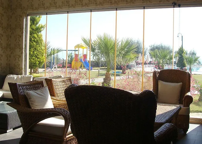 Lakeside Garden Szálloda Bogazici