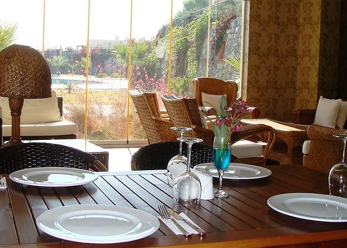 Lakeside Garden Szálloda *