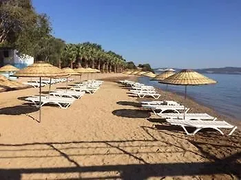 Lakeside Garden Hotel *