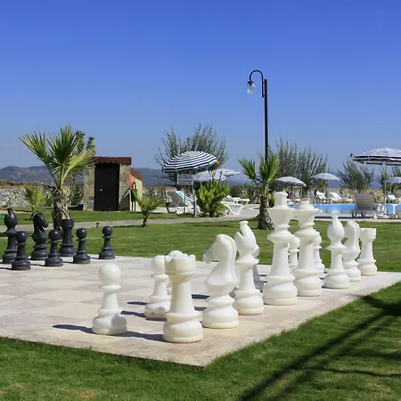 Lakeside Garden بوغازيتْشي